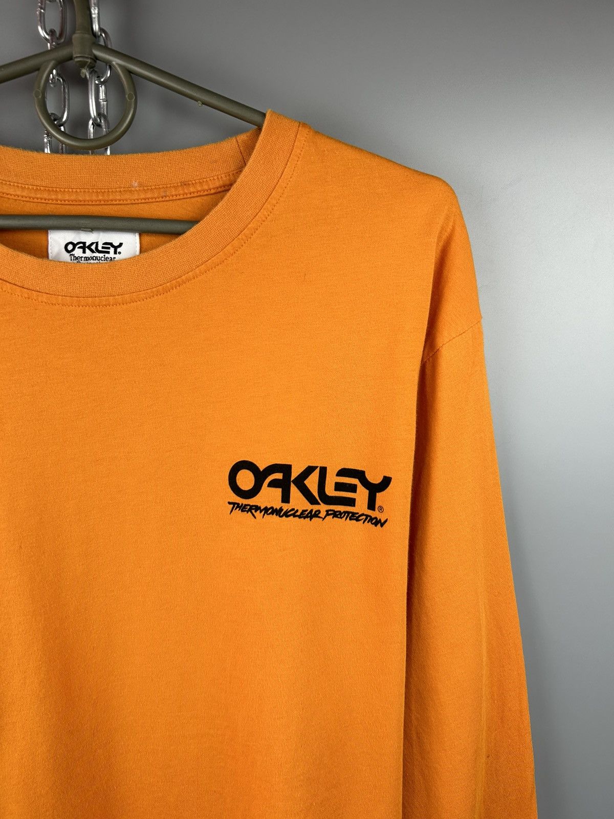 Vintage Vintage Oakley Long Sleeve Logo Size US XL / EU 56 / 4 - 7 Thumbnail
