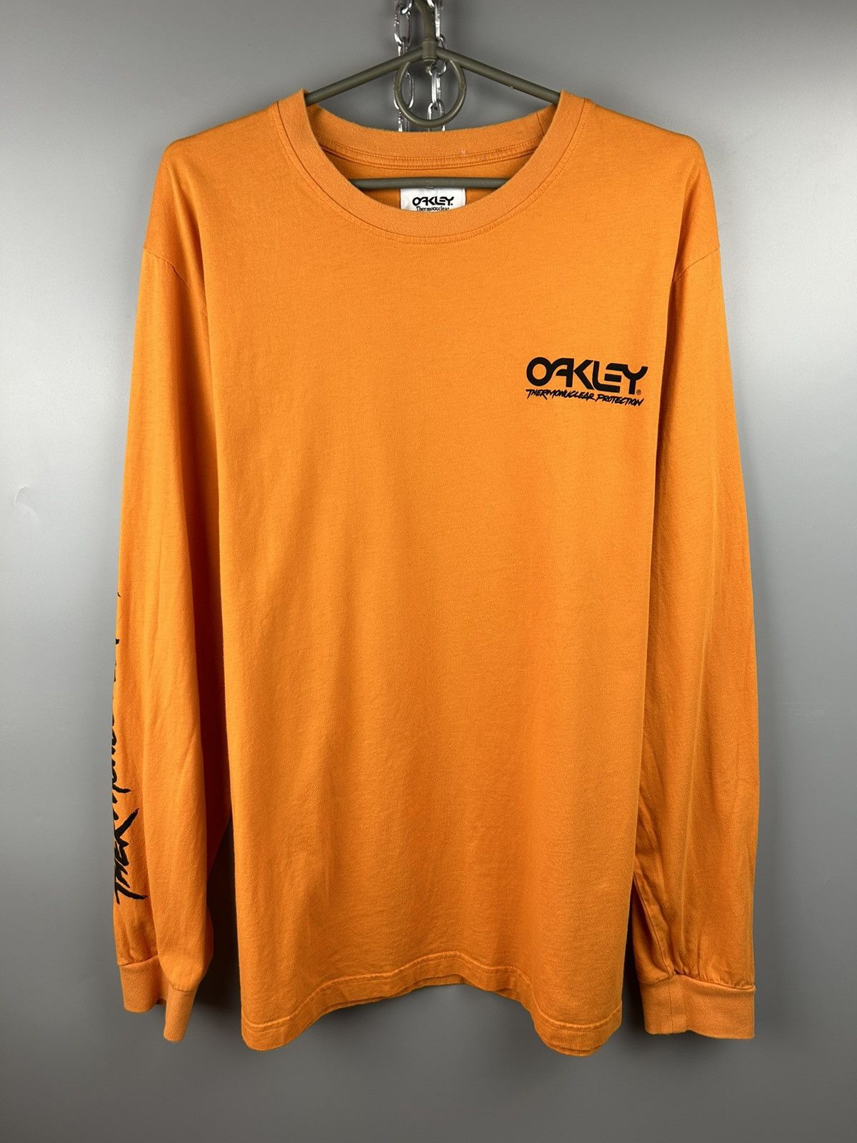 Vintage Vintage Oakley Long Sleeve Logo Size US XL / EU 56 / 4 - 6 Thumbnail