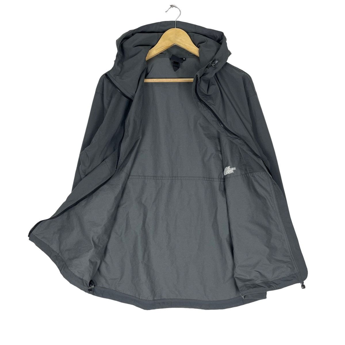 The North Face ❄️THE NORTH FACE HOODIE WINDBREAKER LIGHT JACKET Size US M / EU 48-50 / 2 - 6 Thumbnail