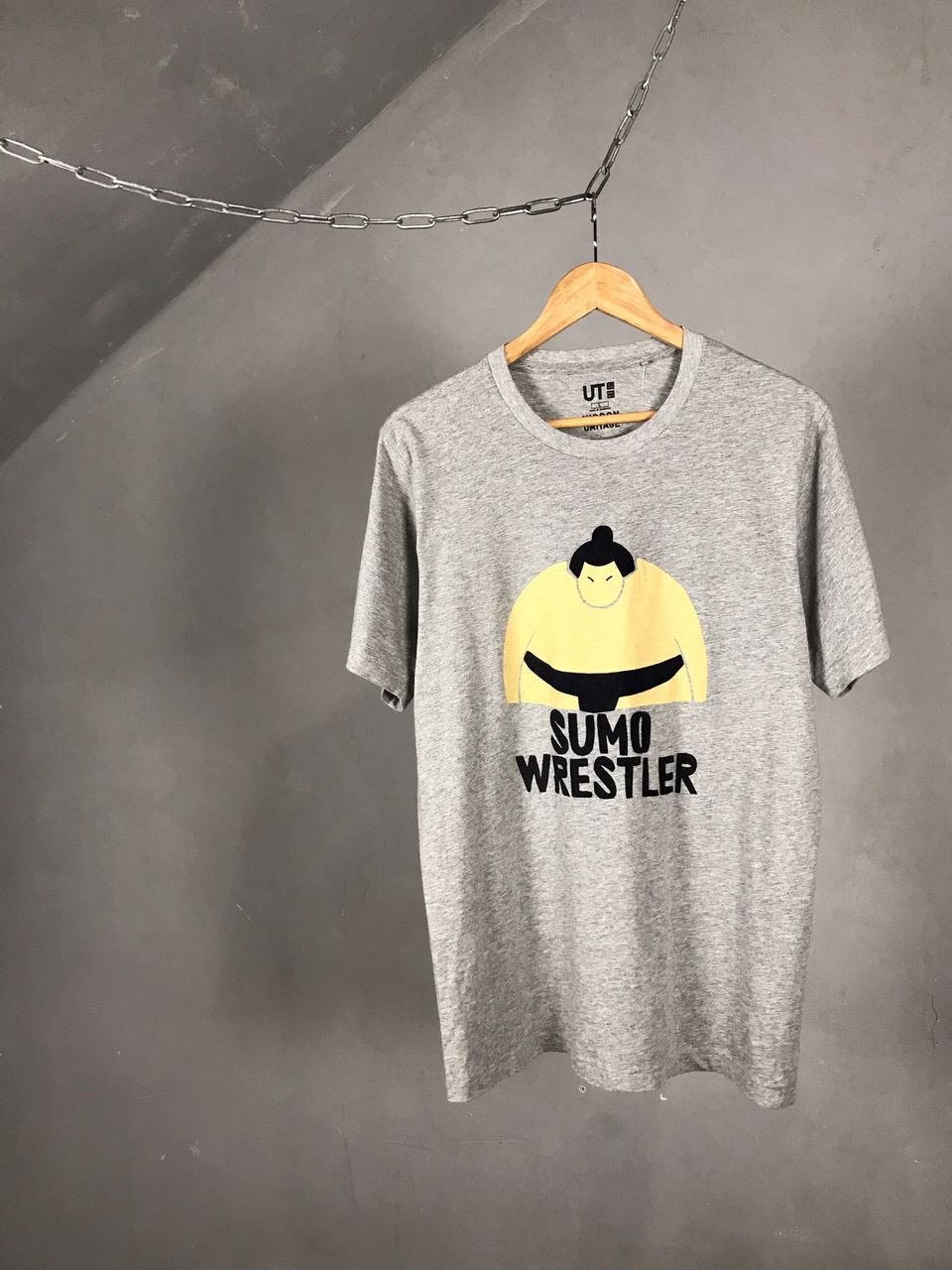 Other × Uniqlo Nippon Omiyage X Uniqlo Sumo Wrestler Gray Streetwear Tee Size US L / EU 52-54 / 3 - 1 Thumbnail