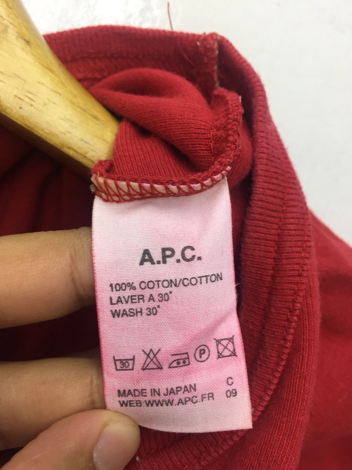 A.P.C. APC V Neck Design Made In Japan Size US M / EU 48-50 / 2 - 5 Thumbnail