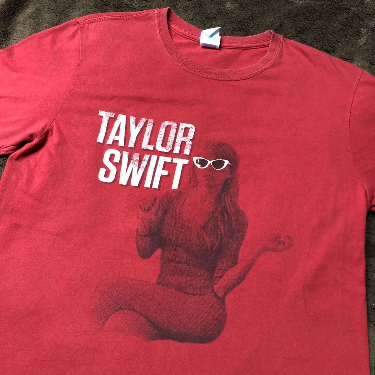 Band Tees Vintage Taylor Swift Tour T Shirt Size US M / EU 48-50 / 2 - 1 Thumbnail