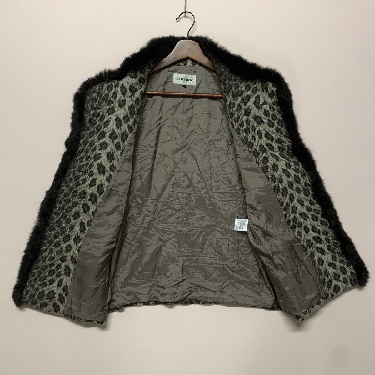 Japanese Brand × Vintage Vintage Ruciano Leopard RARE Double Breast Fur Jacket & Coat Size M / US 6-8 / IT 42-44 - 6 Thumbnail