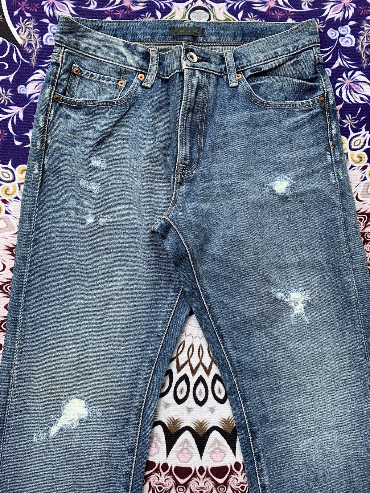 Uniqlo Uniqlo Distressed Denim Size US 32 / EU 48 - 2 Thumbnail