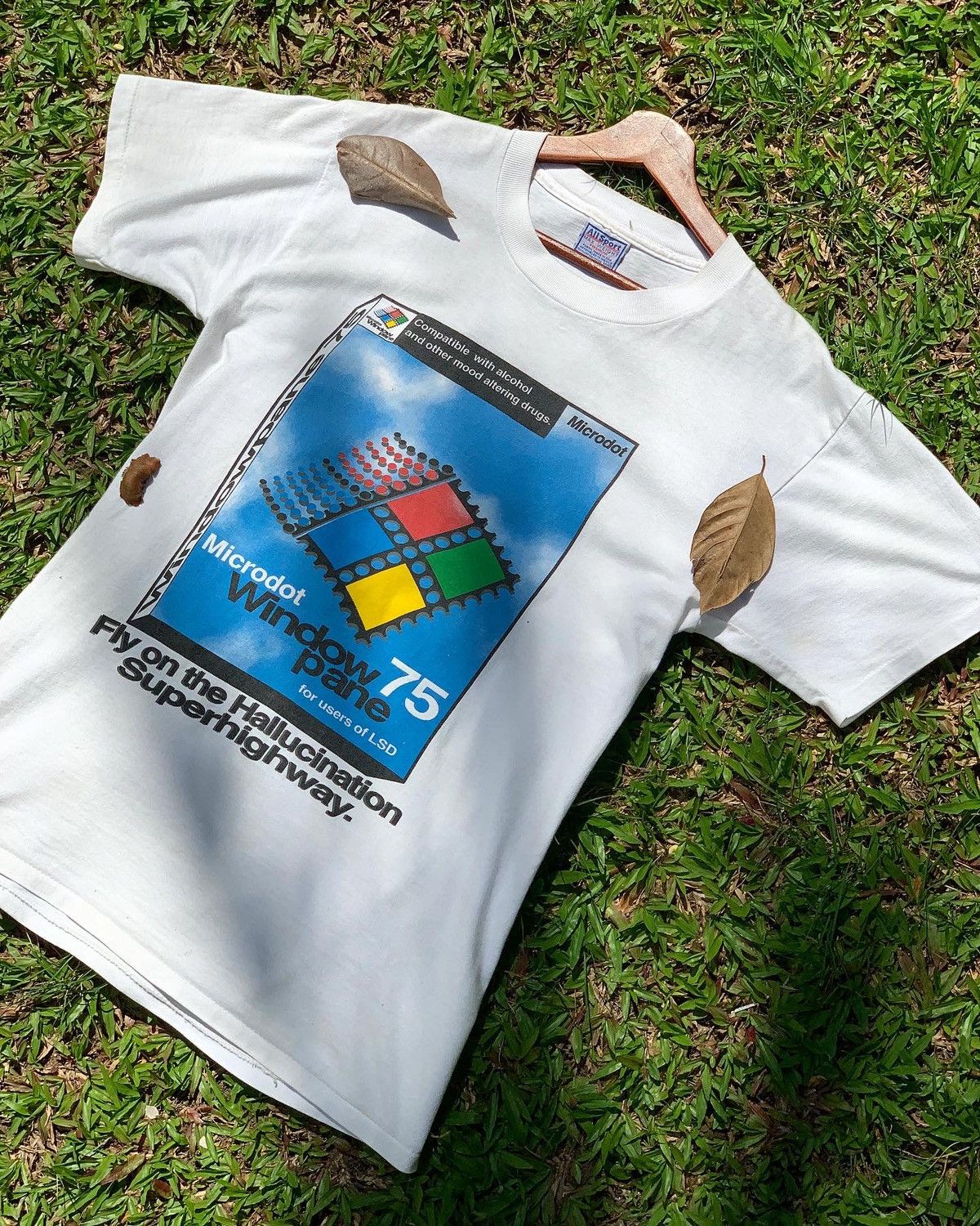 LSDworldpeace × Vintage Vintage 90s LSD microdots parody microsoft Size US L / EU 52-54 / 3 - 6 Thumbnail