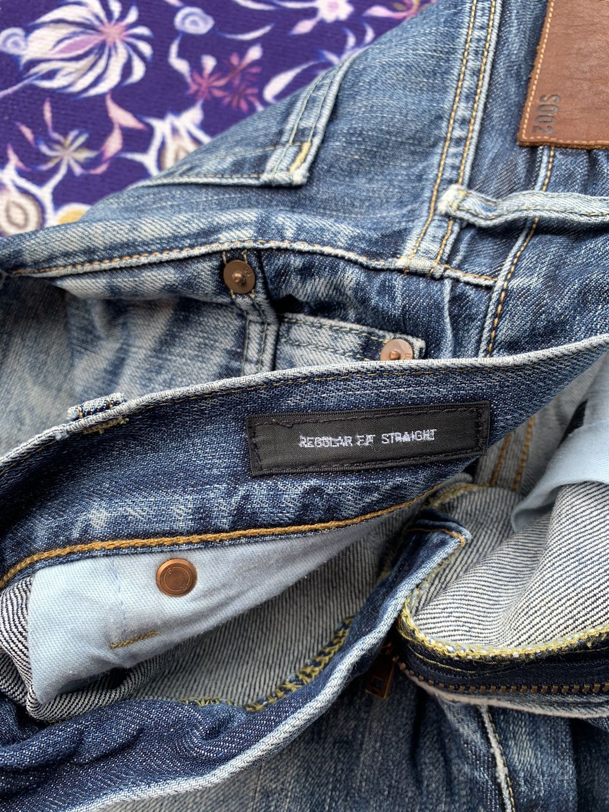 Uniqlo Japanese Uniqlo Nice Faded Distresed Denim Size US 34 / EU 50 - 11 Thumbnail