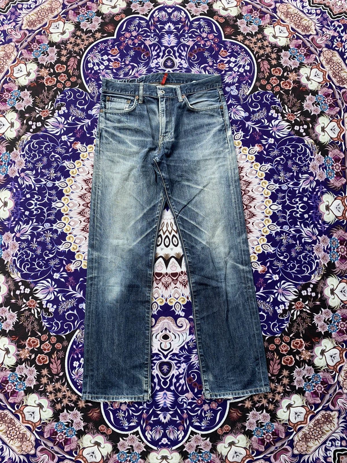 Uniqlo Japanese Uniqlo Nice Faded Distresed Denim Size US 34 / EU 50 - 1 Thumbnail