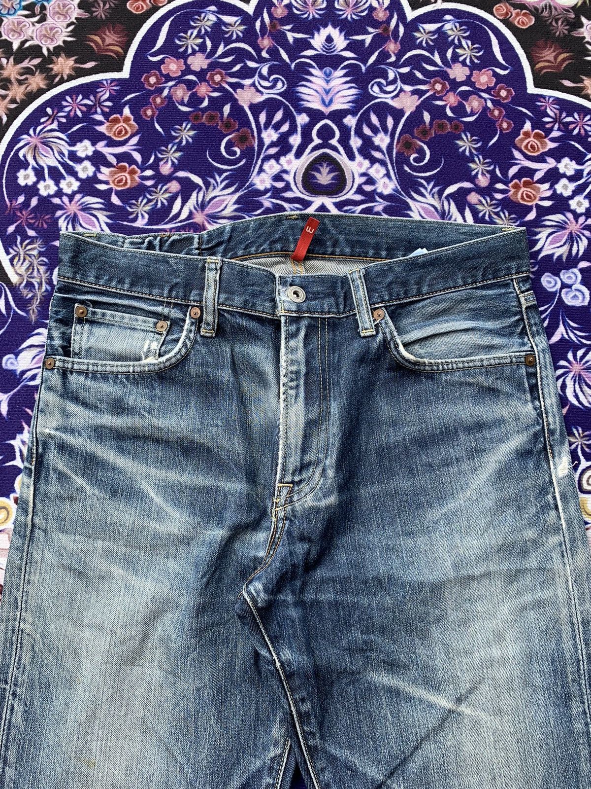Uniqlo Japanese Uniqlo Nice Faded Distresed Denim Size US 34 / EU 50 - 6 Thumbnail