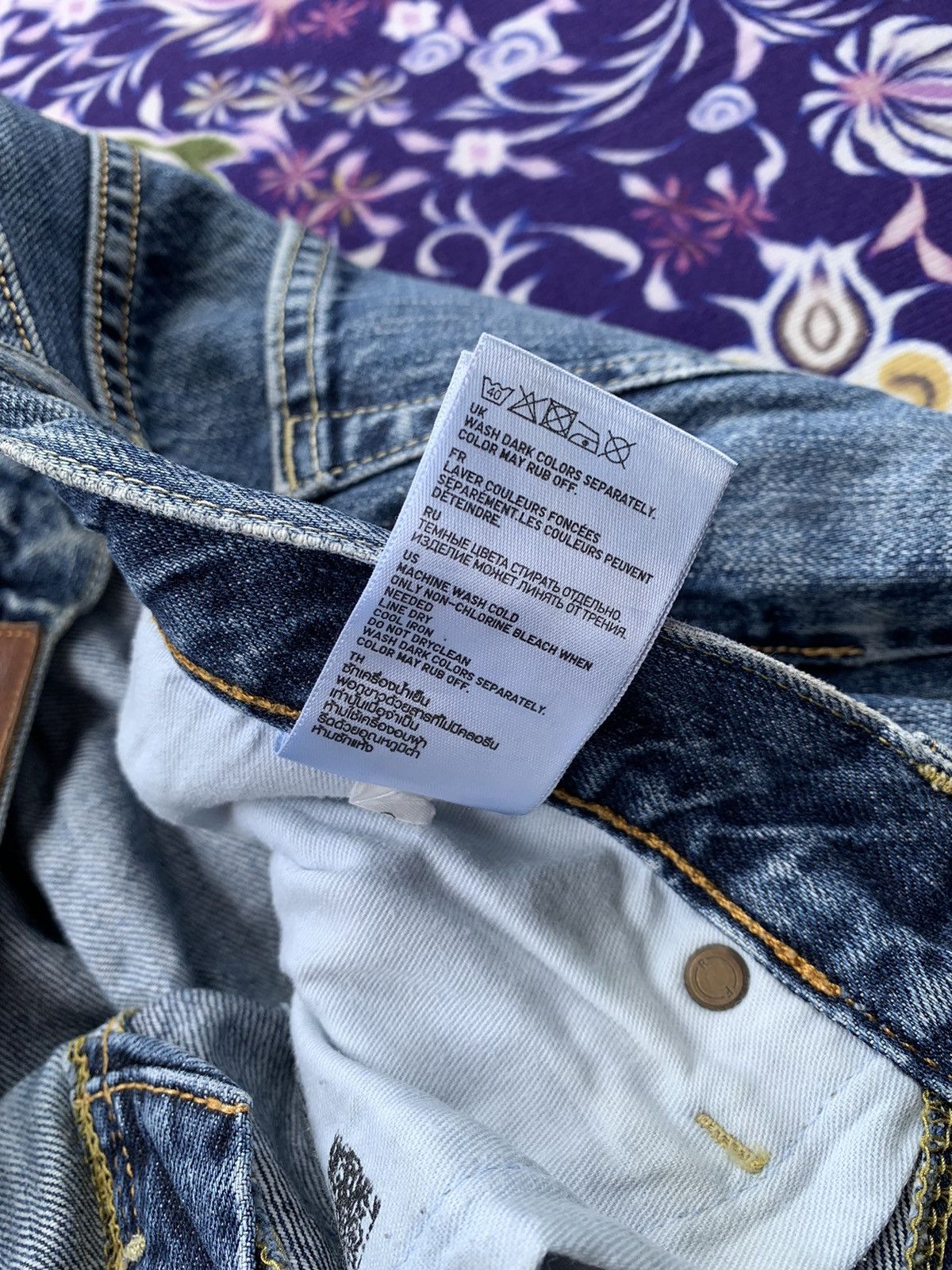 Japanese Brand Uniqlo Faded Wash Denim Size US 32 / EU 48 - 10 Thumbnail