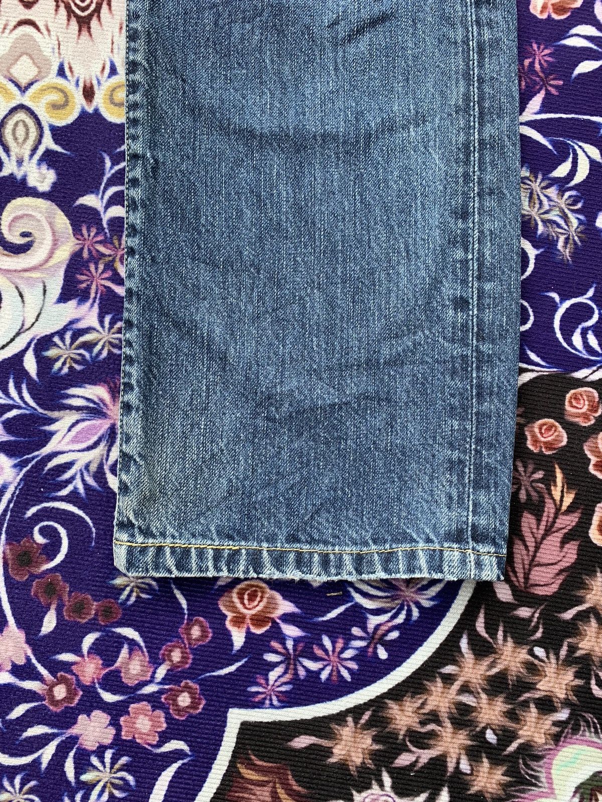 Japanese Brand Uniqlo Faded Wash Denim Size US 32 / EU 48 - 2 Thumbnail