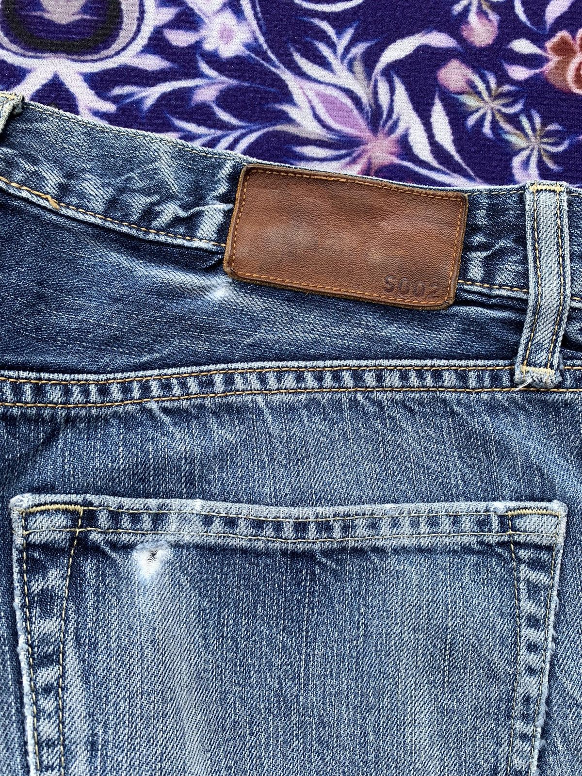 Japanese Brand Uniqlo Faded Wash Denim Size US 32 / EU 48 - 15 Thumbnail