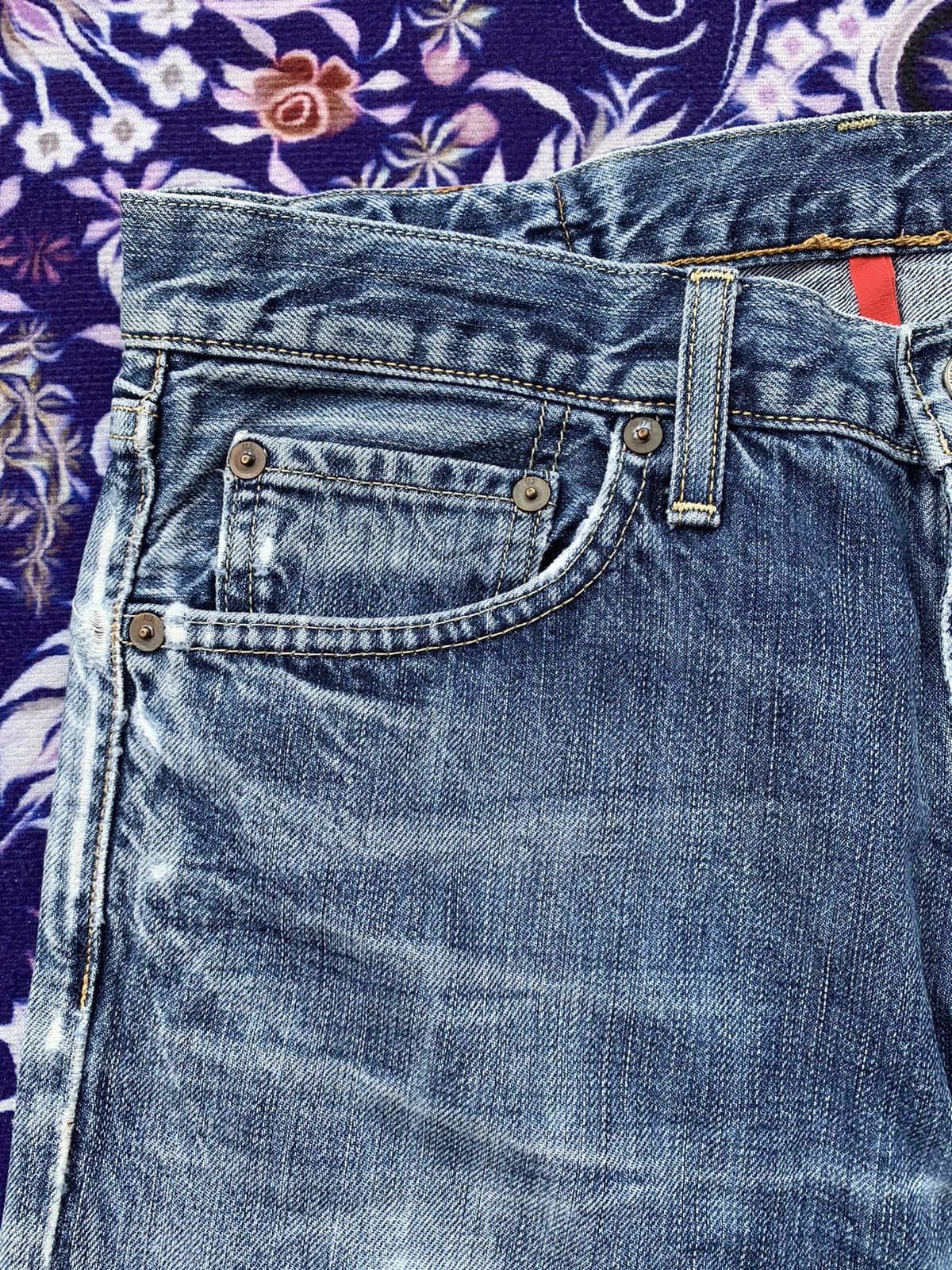 Japanese Brand Uniqlo Faded Wash Denim Size US 32 / EU 48 - 5 Thumbnail