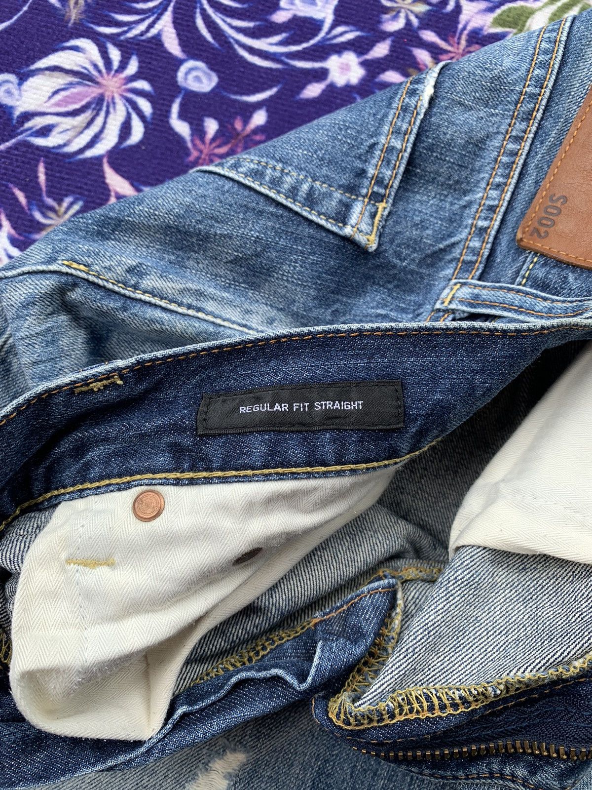 Japanese Brand Uniqlo Distressed Denim Size US 34 / EU 50 - 9 Thumbnail