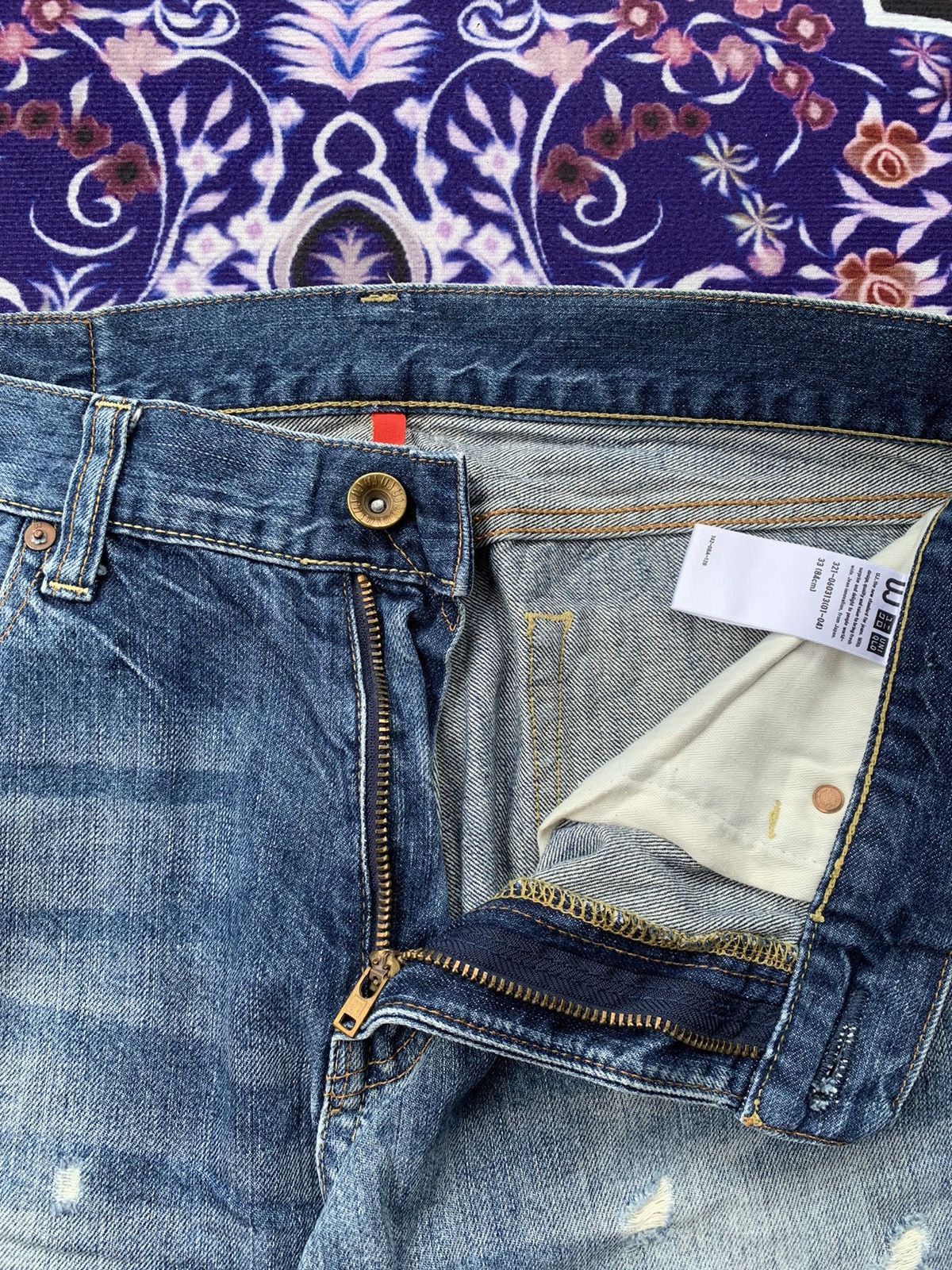 Japanese Brand Uniqlo Distressed Denim Size US 34 / EU 50 - 6 Thumbnail