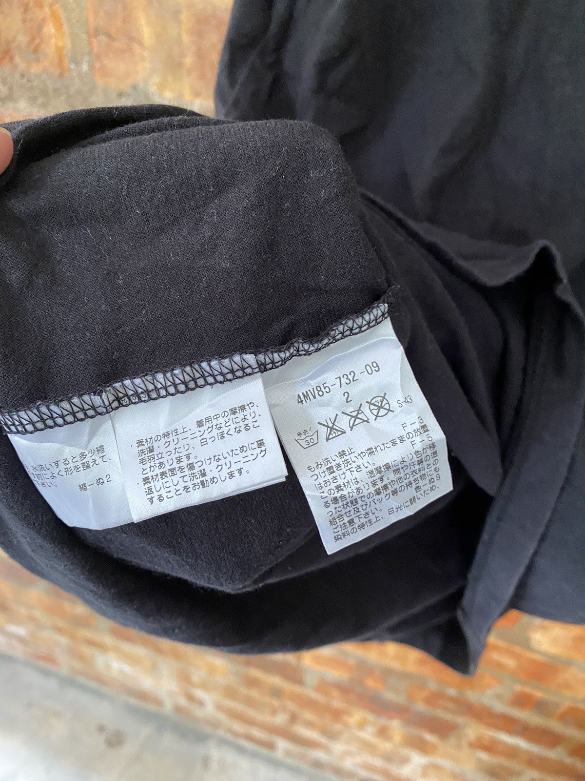 Neil Barrett V neck fossil tee Size US M / EU 48-50 / 2 - 8 Thumbnail
