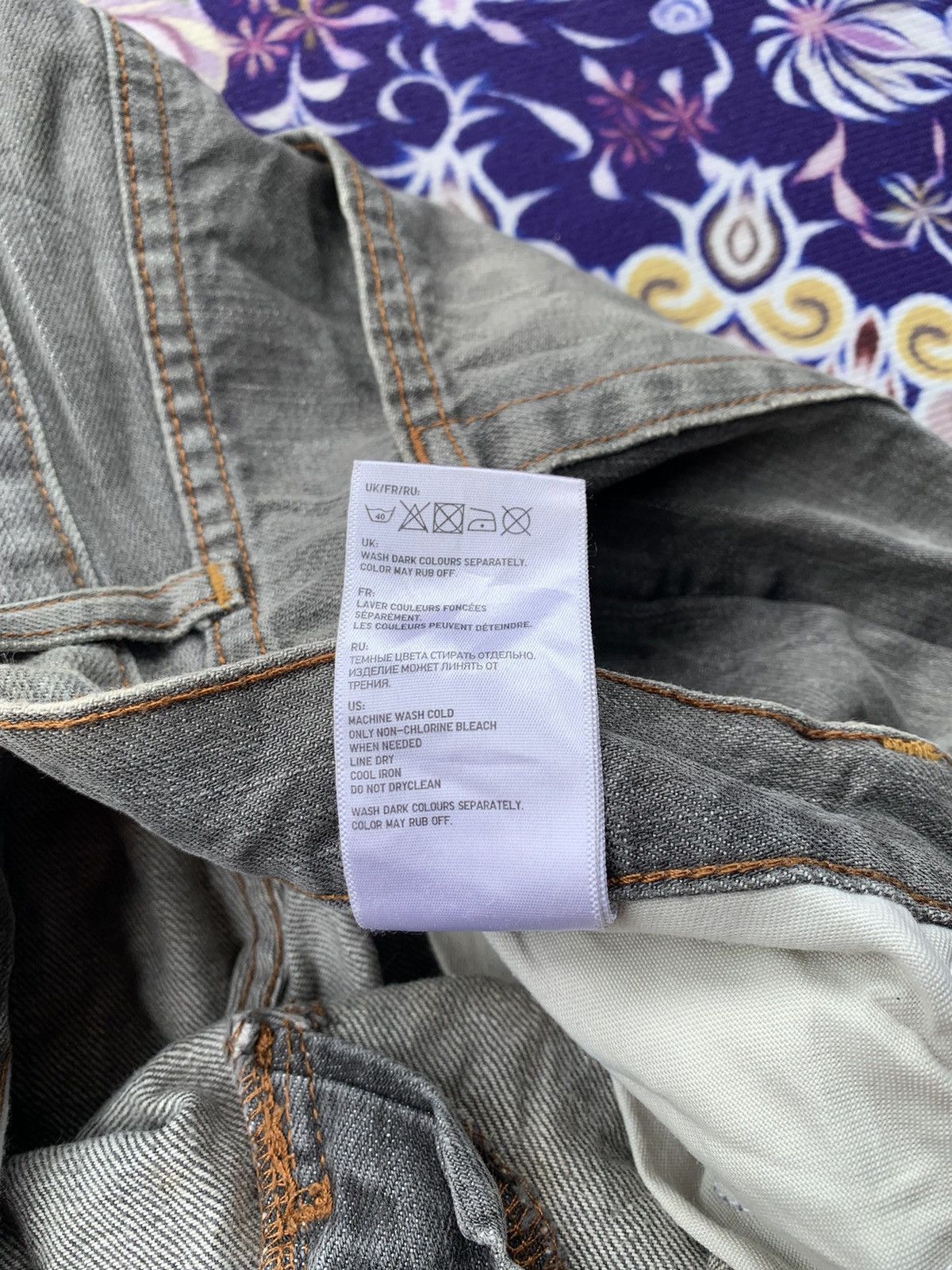 Uniqlo Uniqlo Distressed Denim Size US 32 / EU 48 - 10 Thumbnail