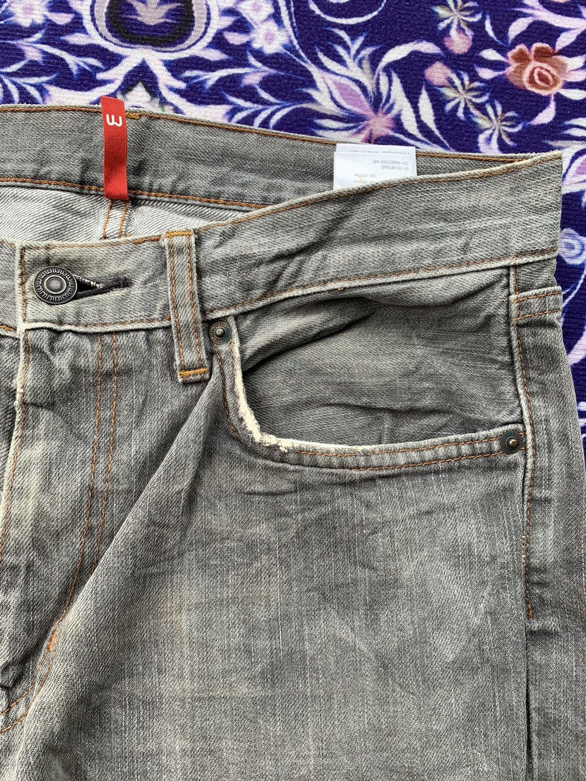 Uniqlo Uniqlo Distressed Denim Size US 32 / EU 48 - 4 Thumbnail