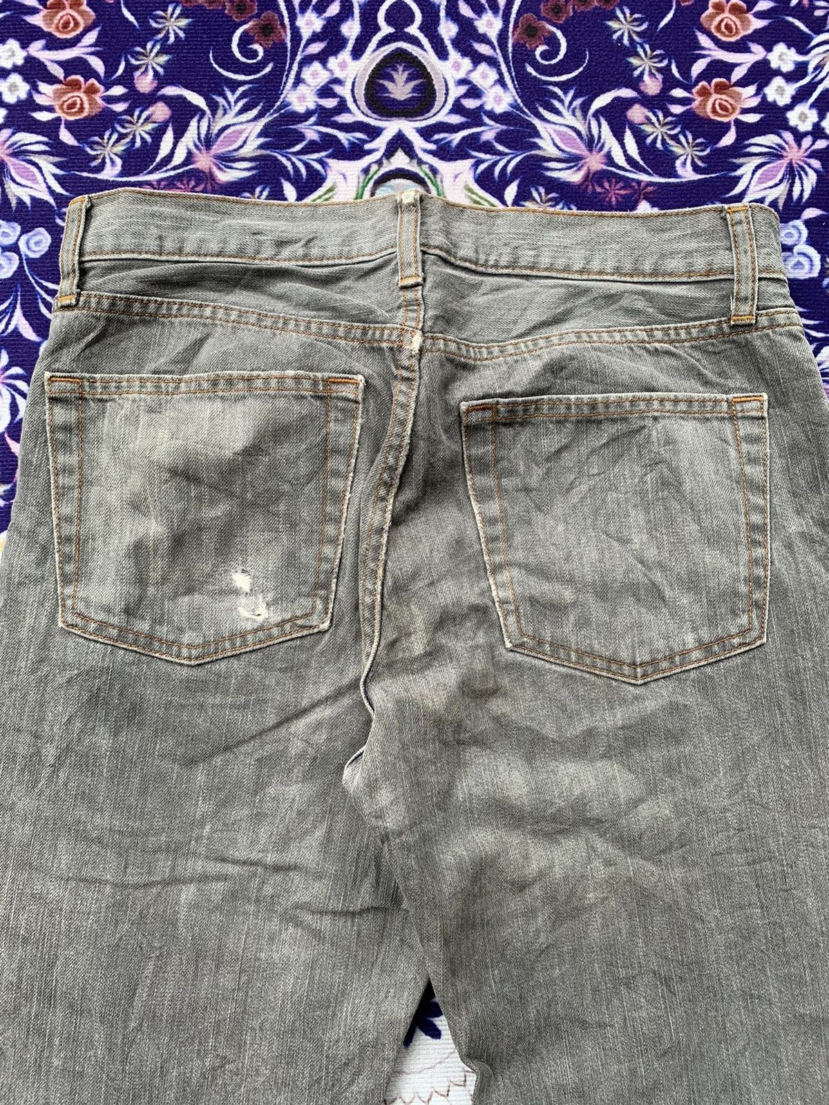 Uniqlo Uniqlo Distressed Denim Size US 32 / EU 48 - 14 Thumbnail