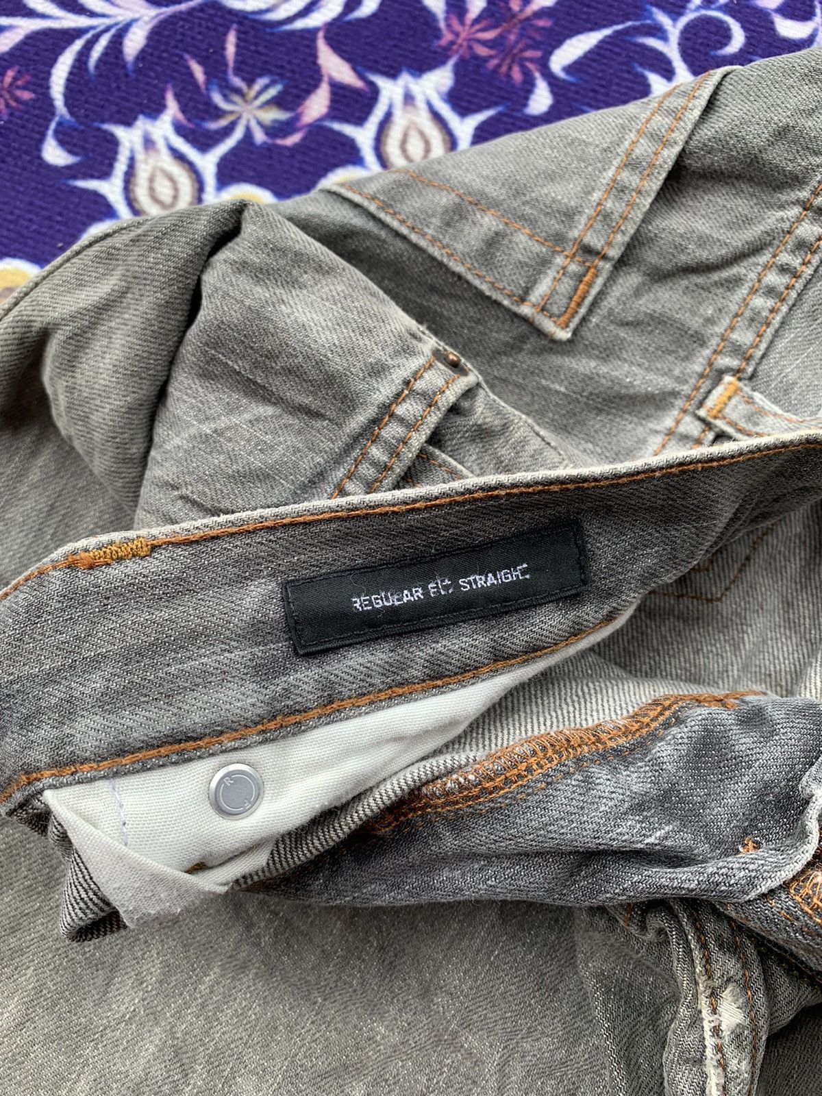 Uniqlo Uniqlo Distressed Denim Size US 32 / EU 48 - 7 Thumbnail