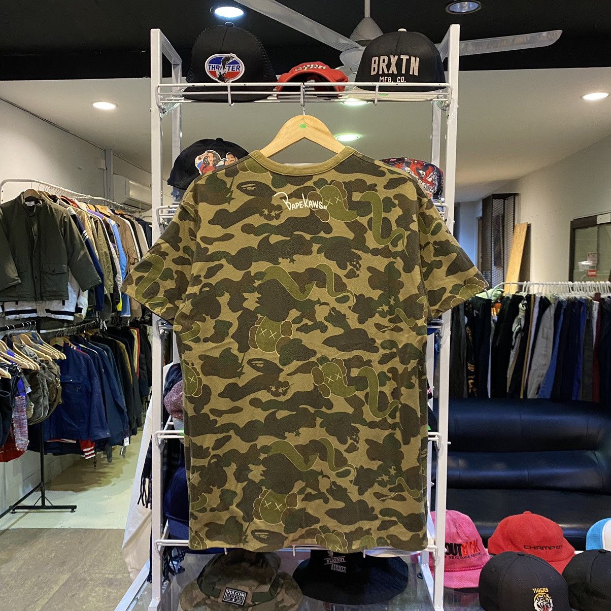 Bape × Kaws Bape x Kaws Camo Reversible Tee Size US L / EU 52-54 / 3 - 2 Thumbnail