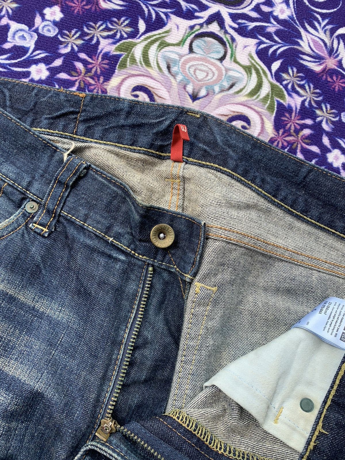 Uniqlo Uniqlo Mud Wash Distresed Denim Size US 36 / EU 52 - 5 Thumbnail