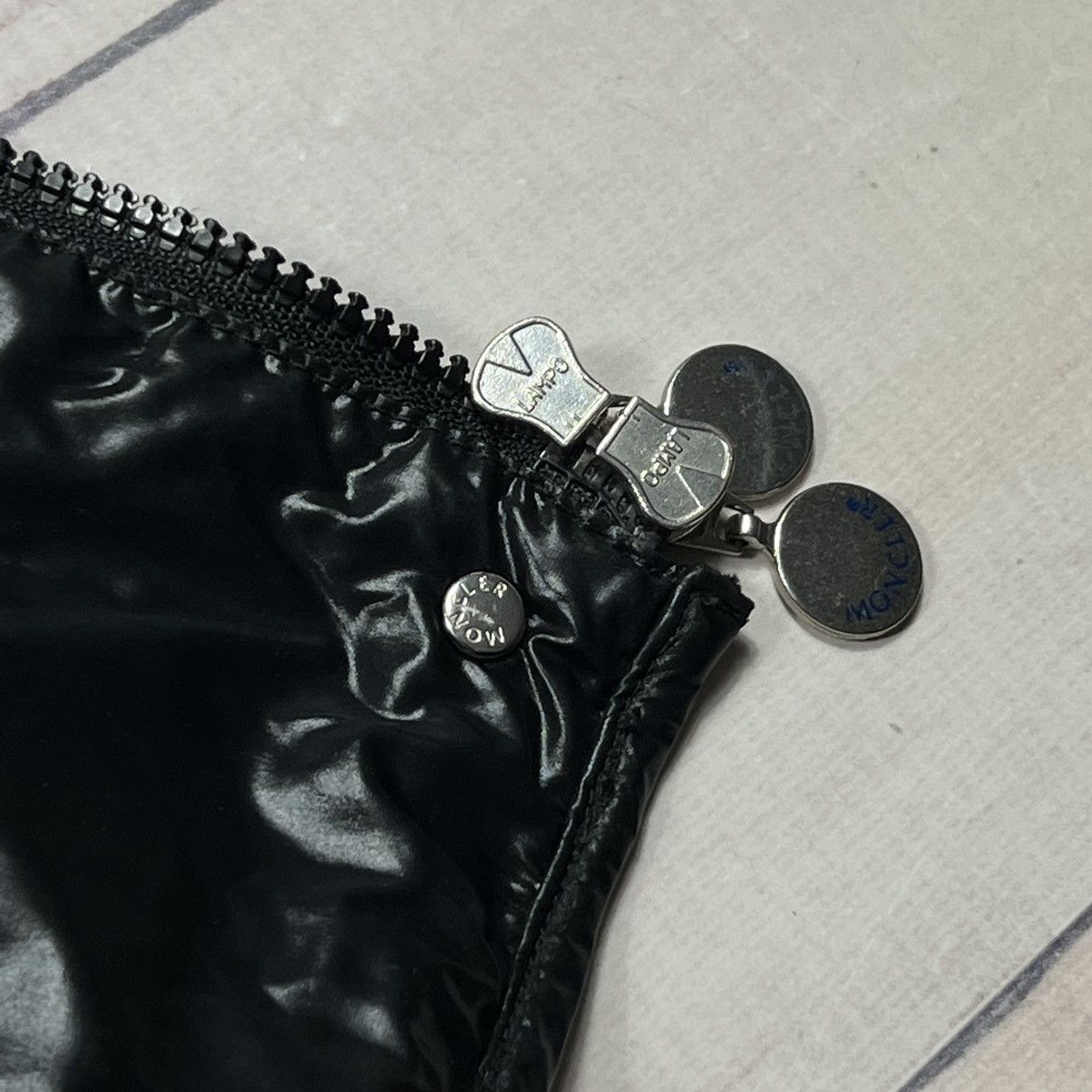 Designer × Moncler Moncler Shiny Black Jacket Big Badge Logo Size M / US 6-8 / IT 42-44 - 7 Thumbnail