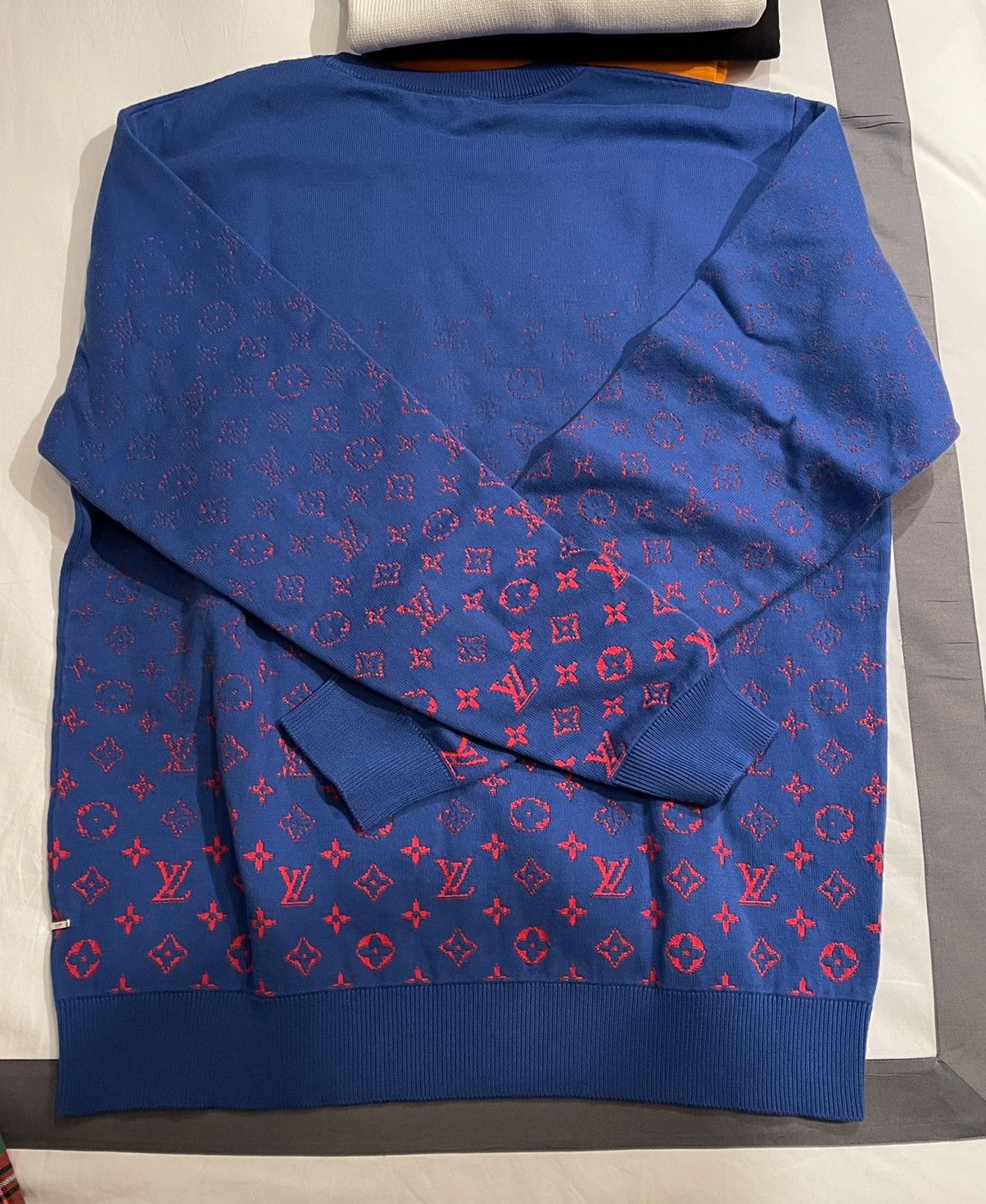 Louis Vuitton Louis Vuitton Gradient Monogram sweater Size US XL / EU 56 / 4 - 2 Thumbnail