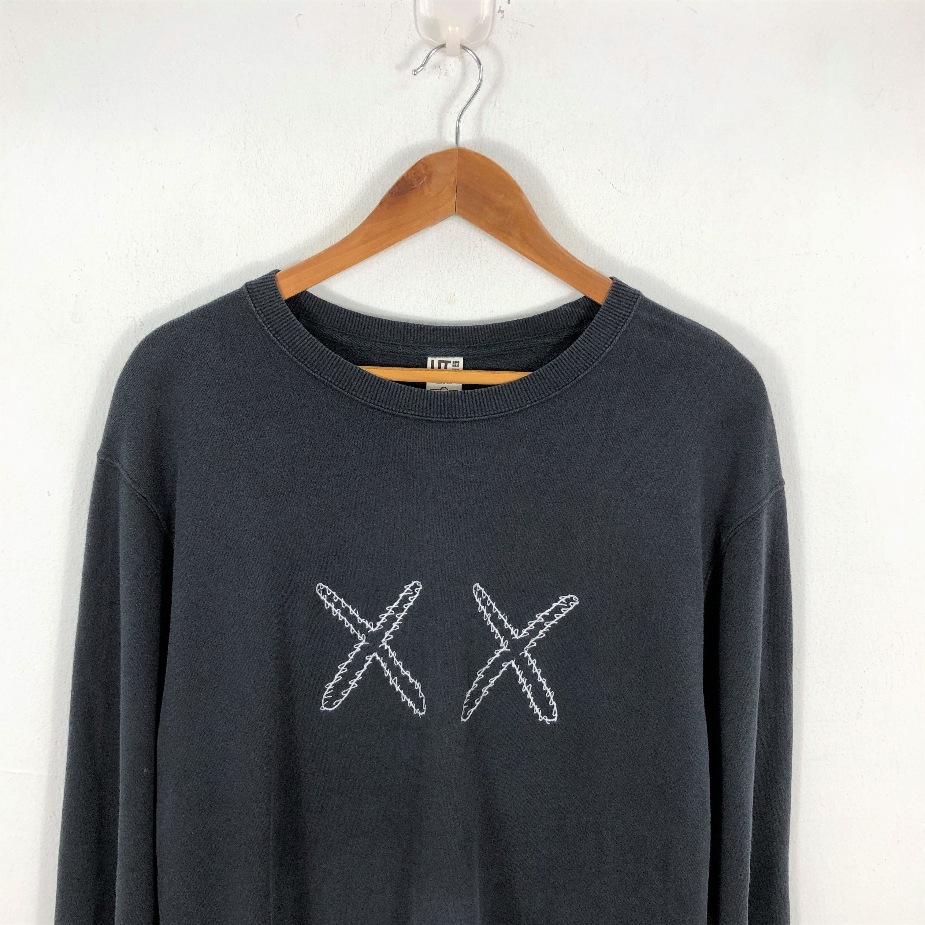 Kaws × Uniqlo Uniqlo x Kaws x Sesame Street Sweatshirt Size US L / EU 52-54 / 3 - 3 Thumbnail
