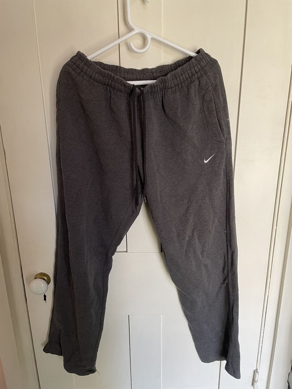 mens nike swoosh sweatpants