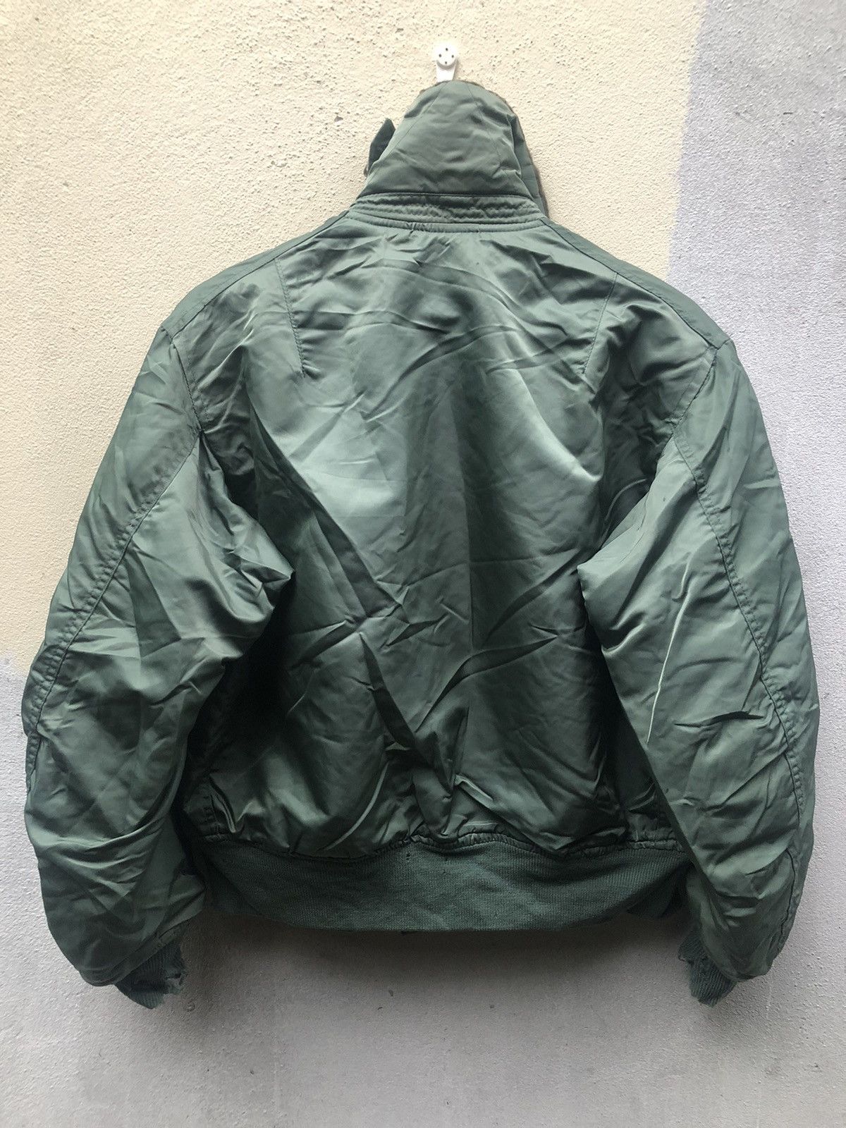 IDEA 🟢Us Air Force Sherpa Distressed Green Bomber Jackets Size US M / EU 48-50 / 2 - 2 Thumbnail