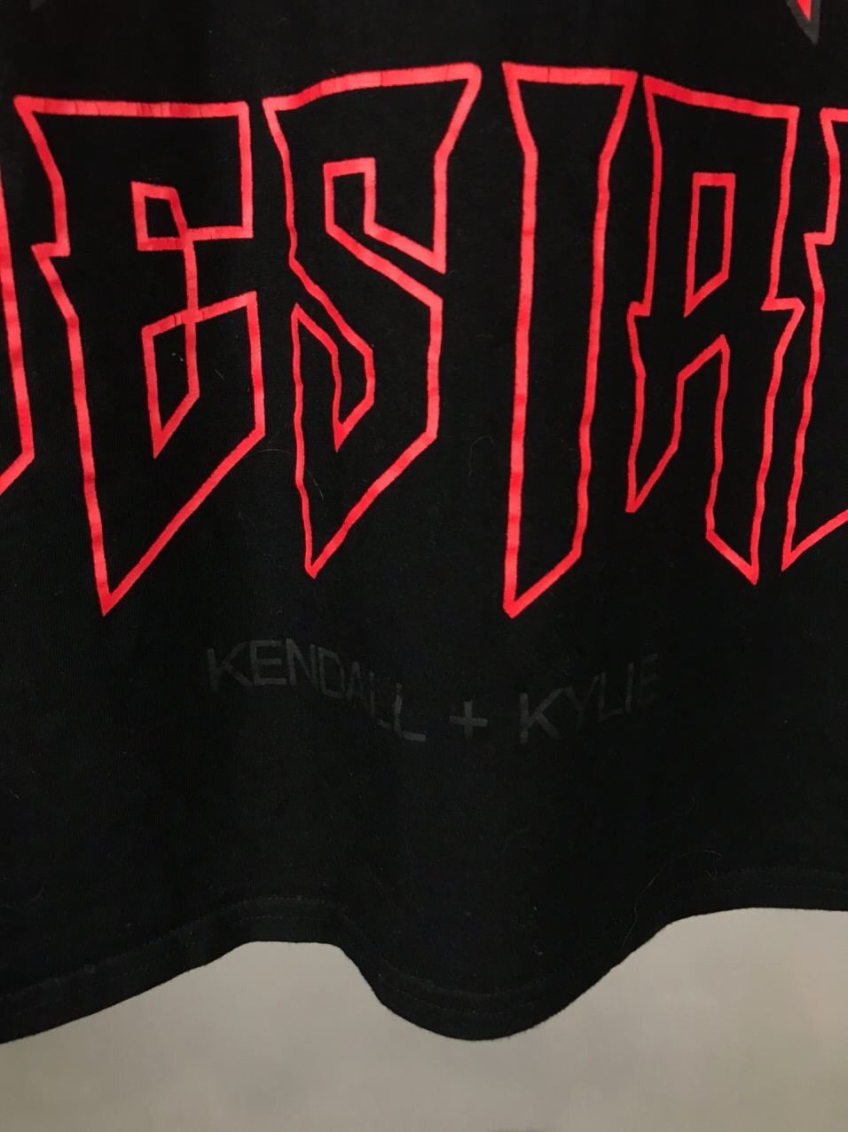 Designer × Kendall And Kylie Kendall And Kylie Designer Big Logo Black Tee Size US S / EU 44-46 / 1 - 9 Thumbnail
