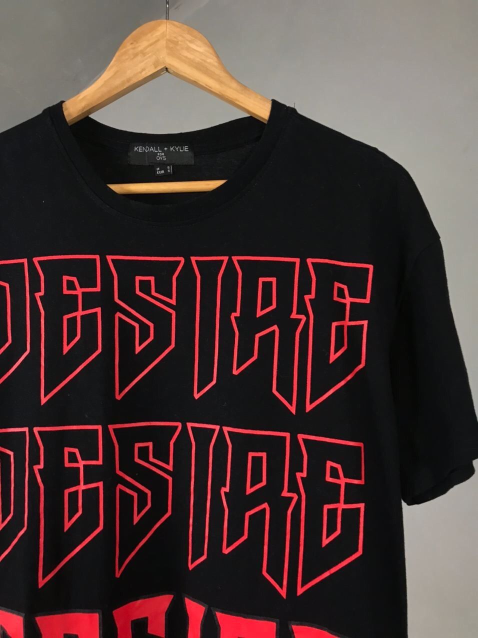 Designer × Kendall And Kylie Kendall And Kylie Designer Big Logo Black Tee Size US S / EU 44-46 / 1 - 2 Thumbnail