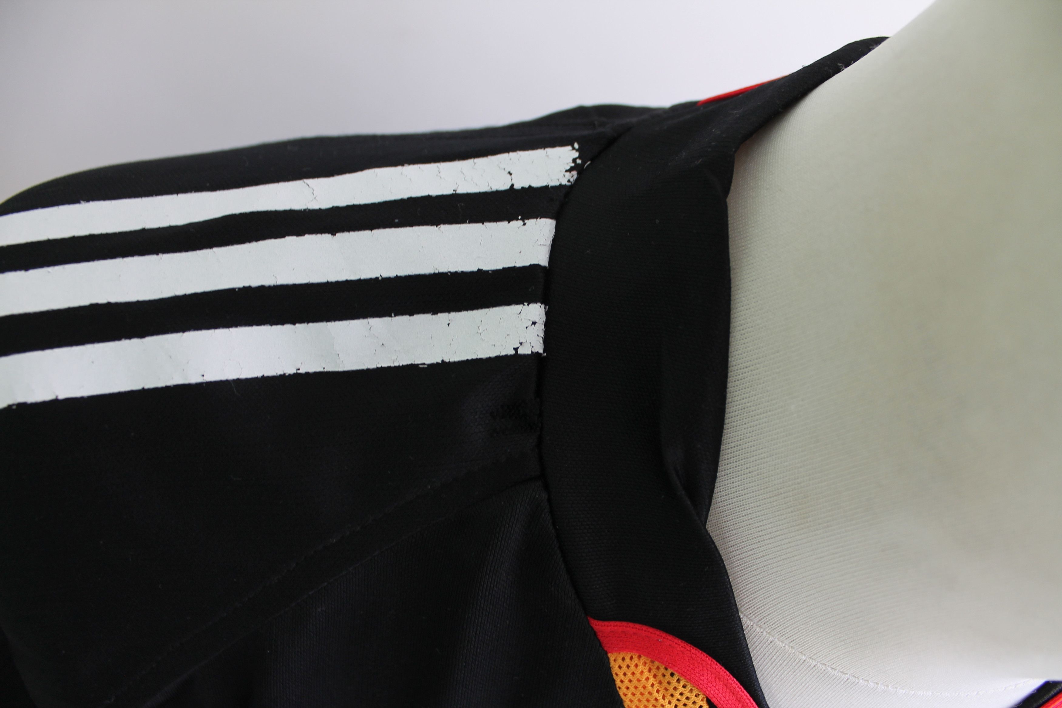 Vintage 2004 / 05 KURANYI 22 Germany Away REPLICA jersey shirt Size US L / EU 52-54 / 3 - 5 Thumbnail