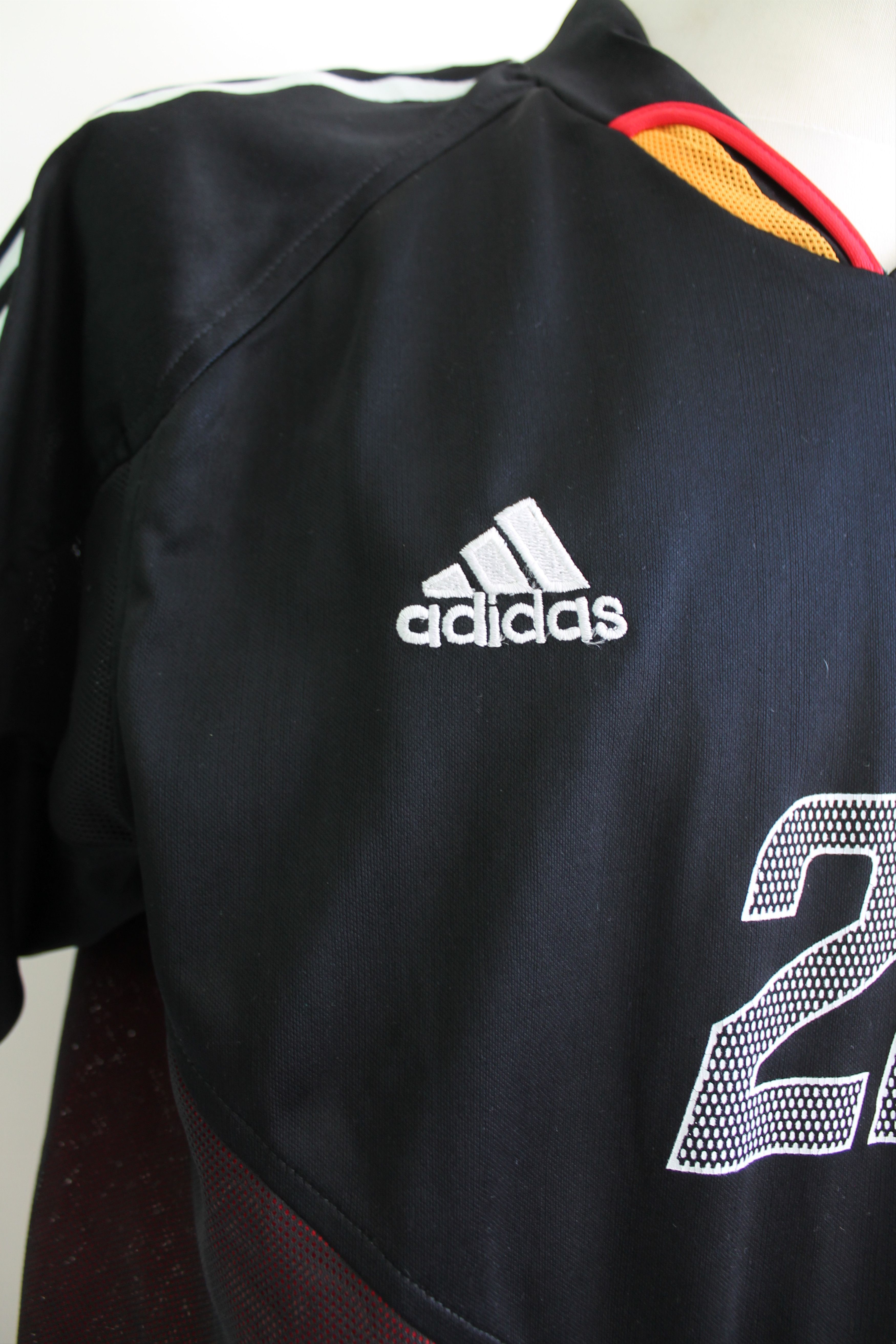 Vintage 2004 / 05 KURANYI 22 Germany Away REPLICA jersey shirt Size US L / EU 52-54 / 3 - 4 Thumbnail