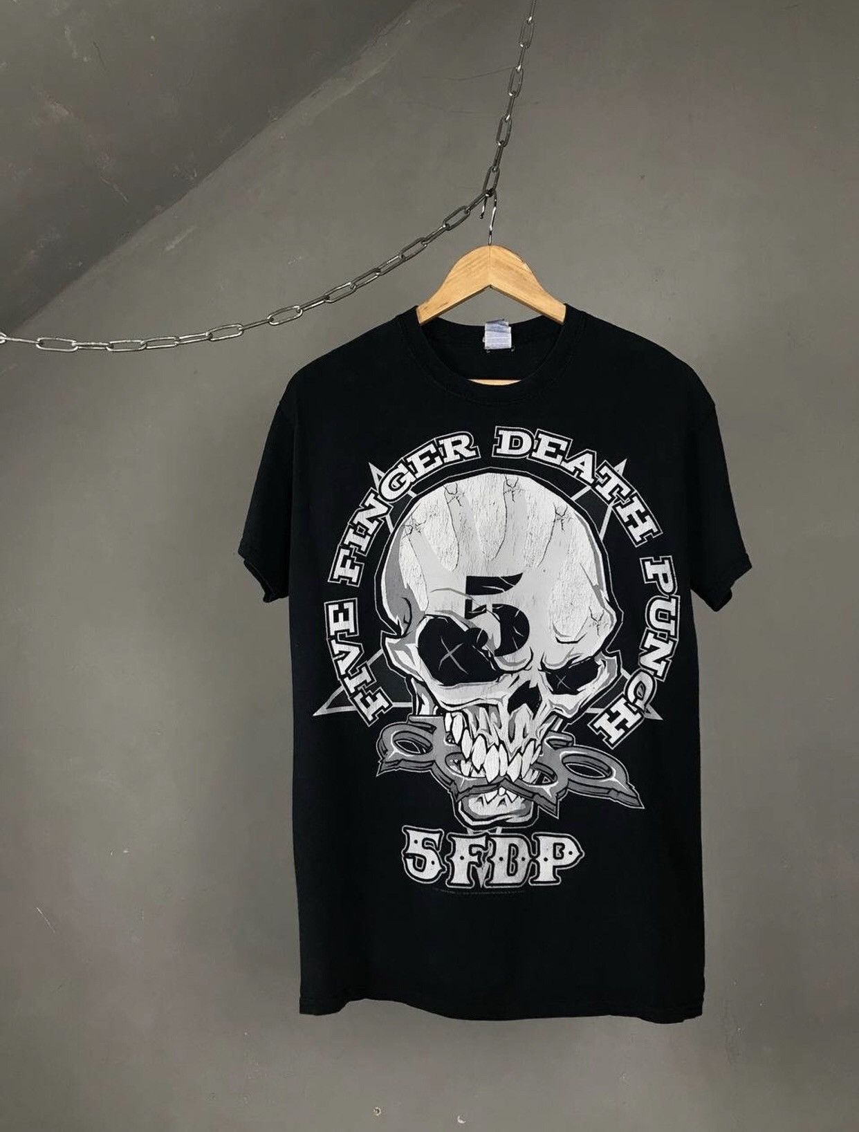 Vintage Five Finger Death Punch streetwear vintage rock tee Size US M / EU 48-50 / 2 - 1 Thumbnail