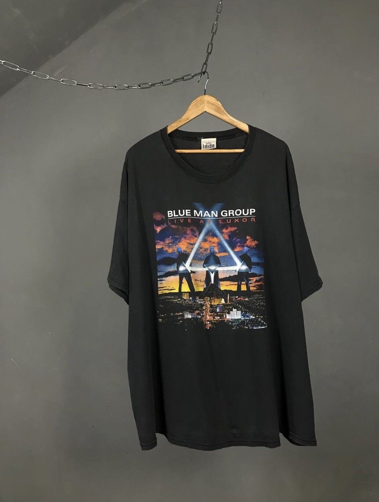 Band Tees Blue Man Group vintage rock band tee Size US XL / EU 56 / 4 - 1 Thumbnail