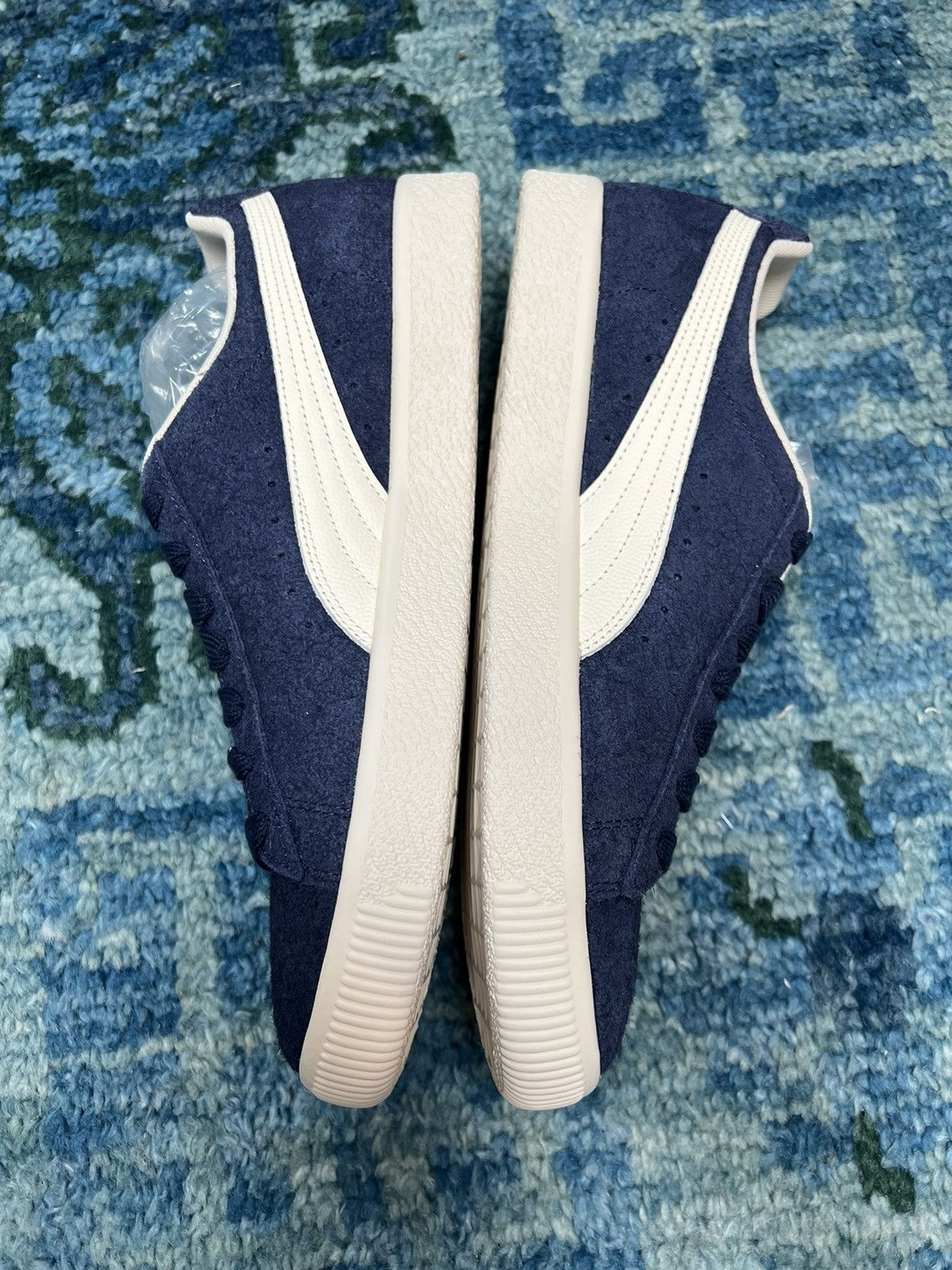 END. × Puma END. X Puma Clyde OG 300 Pairs Size US 11 / EU 44 - 4 Thumbnail