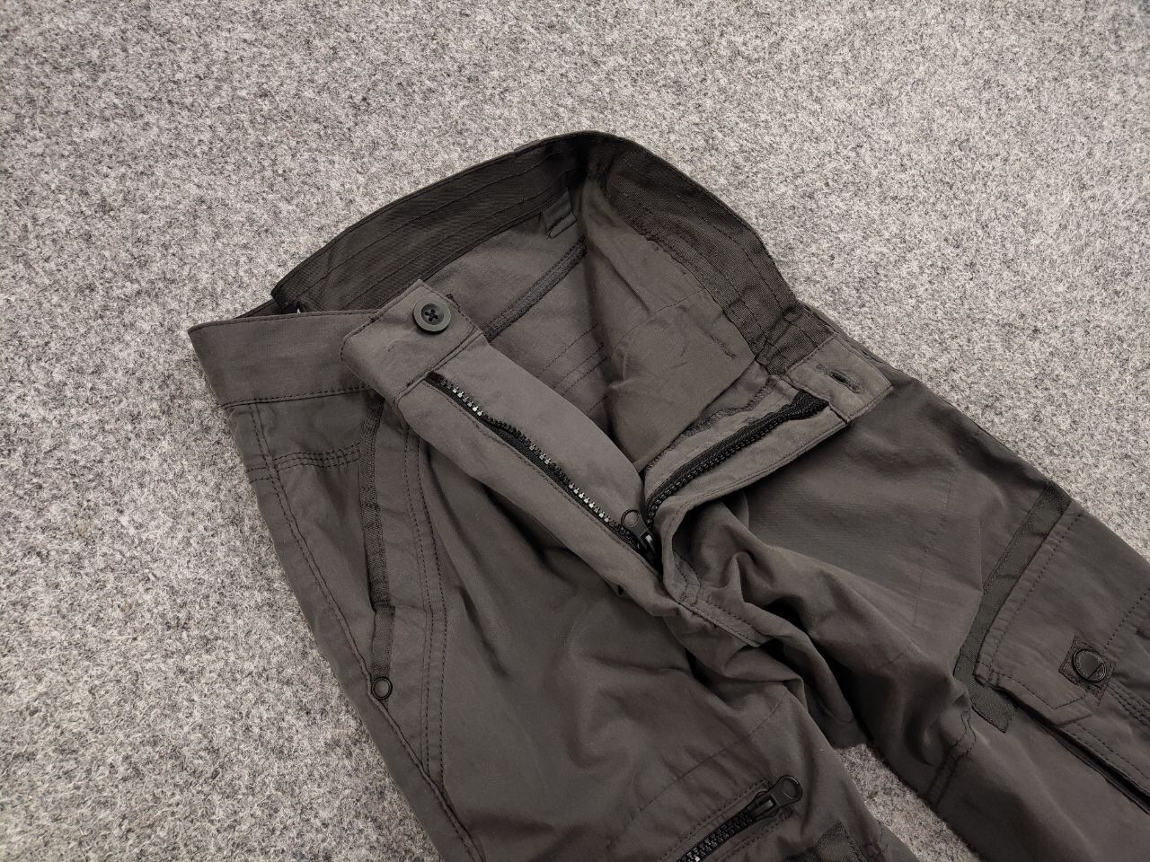 Japanese Brand Vintage 90's Japanese Baggy Multi Pocket Cargo Dark Pants Size US 34 / EU 50 - 13 Thumbnail