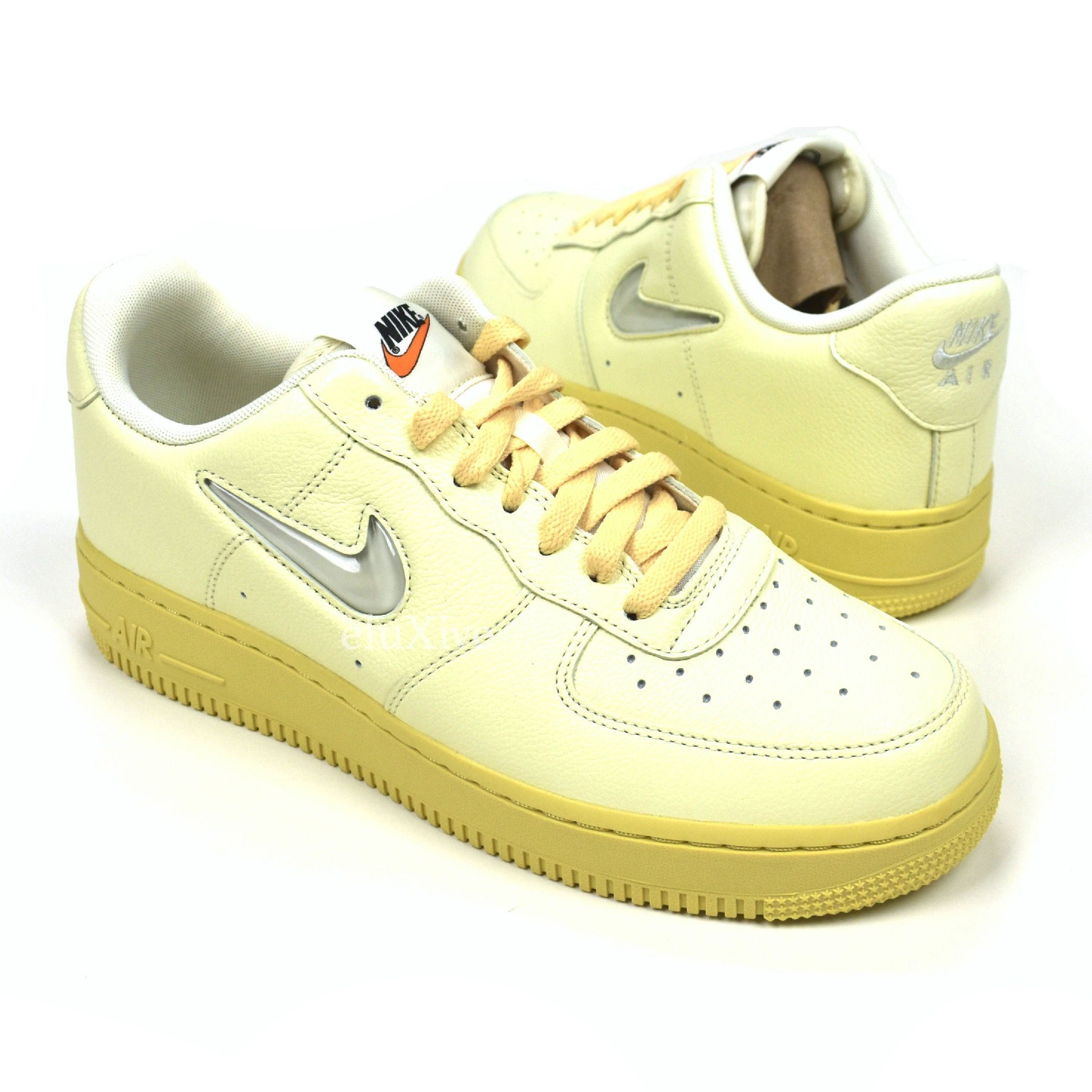 Nike Air Force '07 LX 'Jewel' Coconut Milk Bone DS