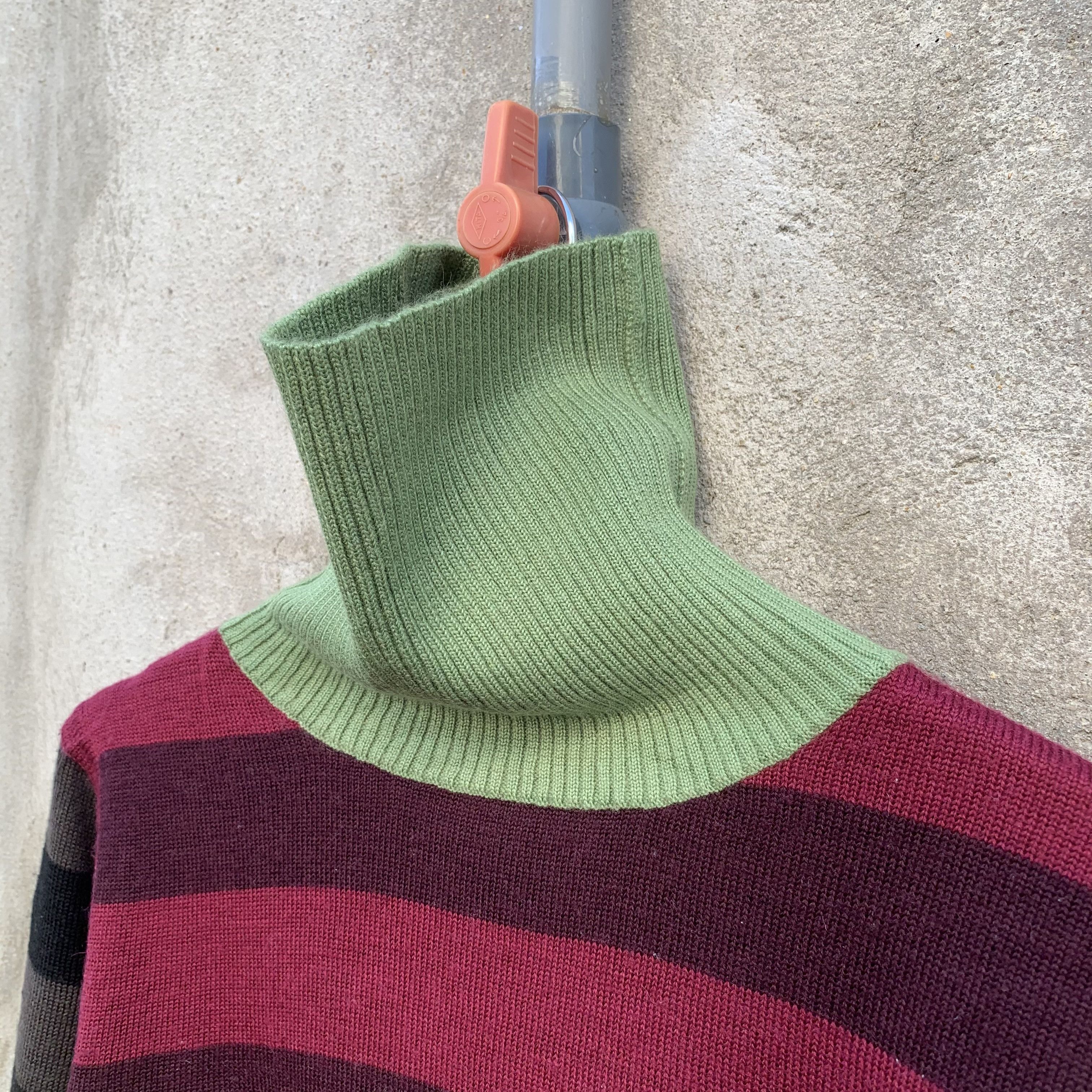 Aran Isles Knitwear VALLETTA Japan Brand Knit Multicolor Crop Turtleneck Sweater Size US S / EU 44-46 / 1 - 5 Thumbnail