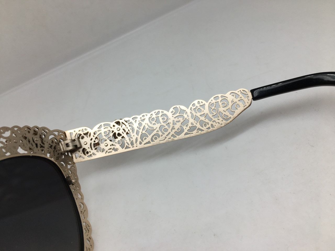 Vintage MOD ROCCOCO BAROQUE FLORALI FILIGREE RUNWAY SHOW SUNGLASSES Size ONE SIZE - 7 Thumbnail