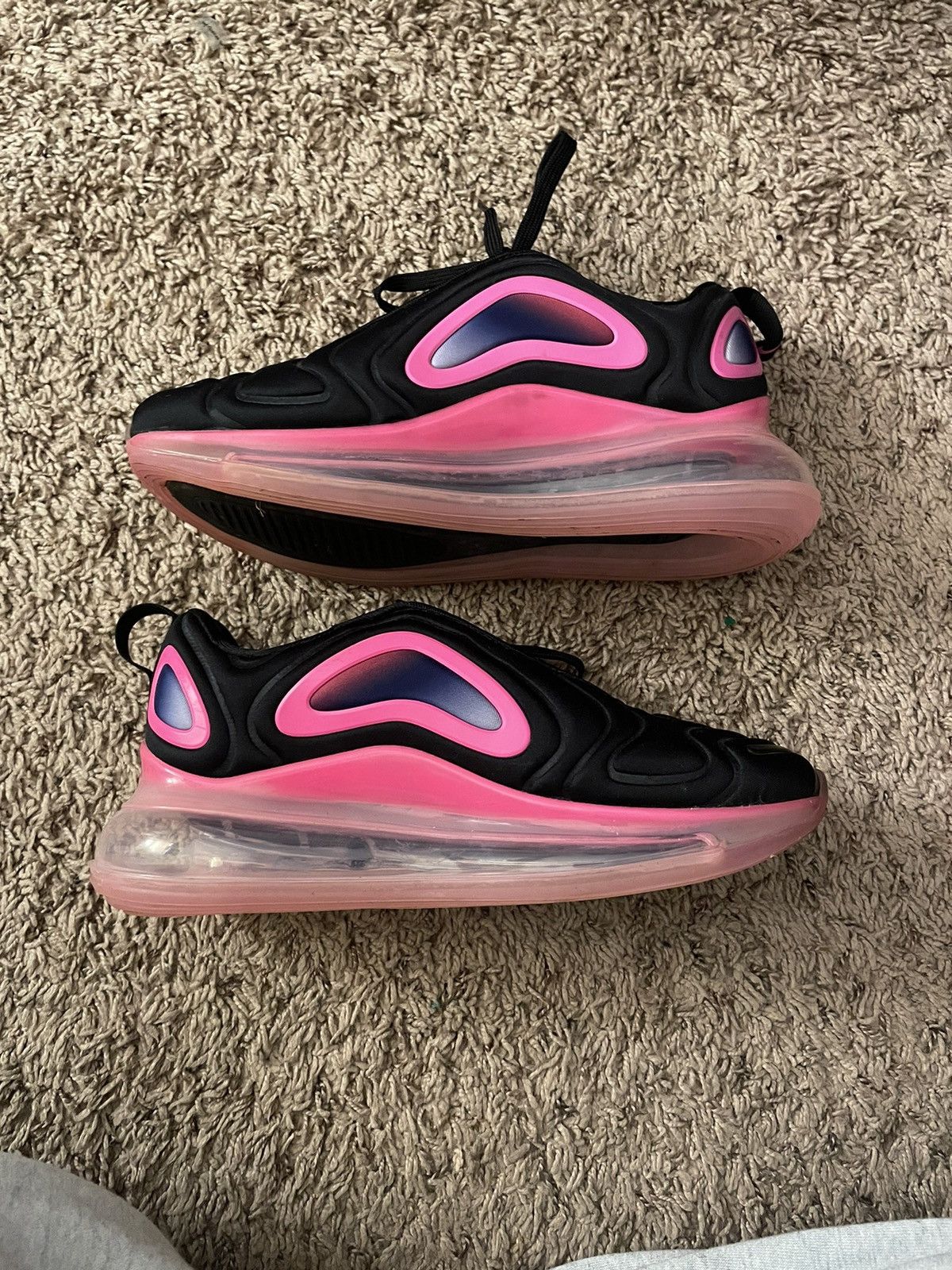 Nike 720 pink and black best sale