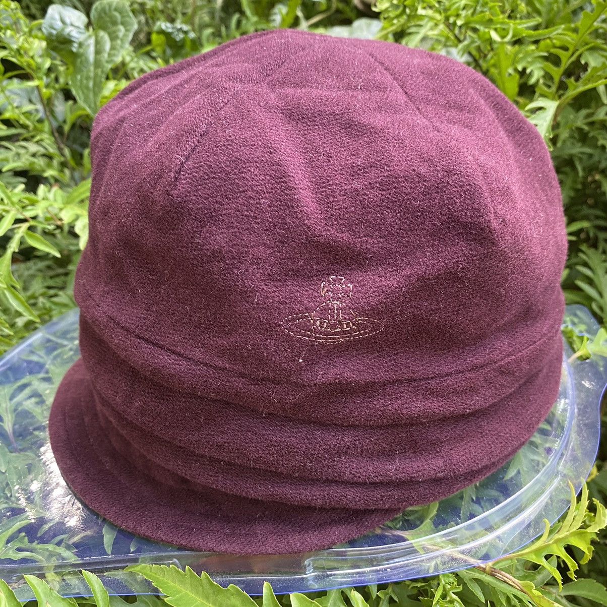 Vintage Vintage Vivienne Westwood Hat Size ONE SIZE - 1 Thumbnail