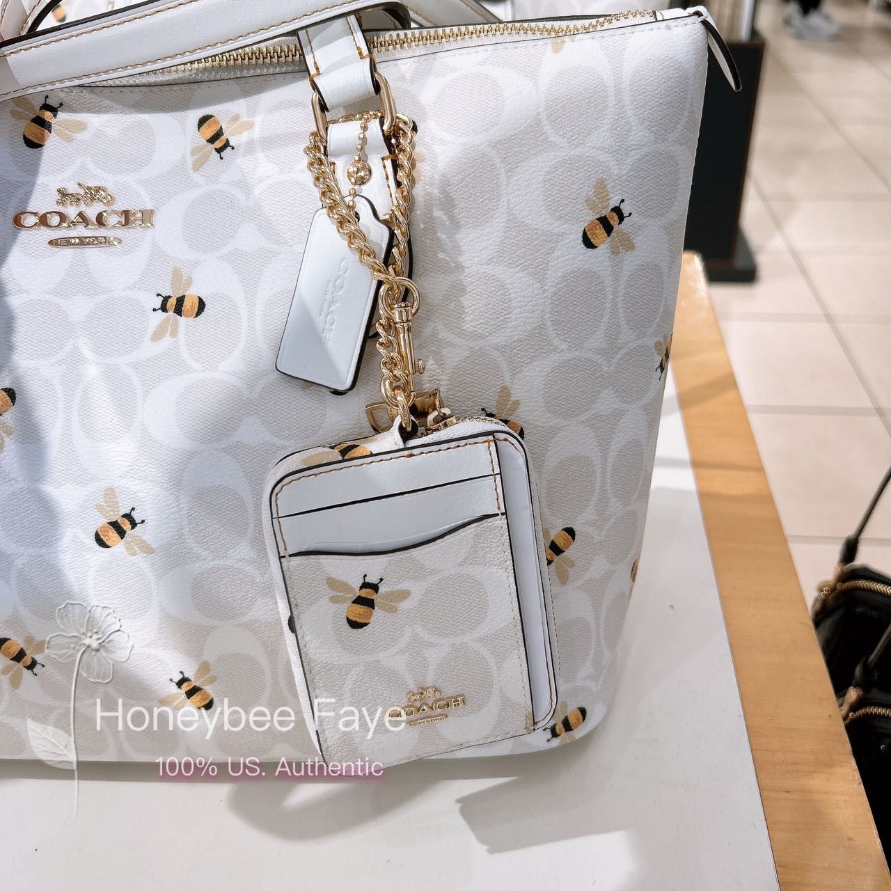 Coach Zip Card Case In Signature Canvas With deals Bee Print