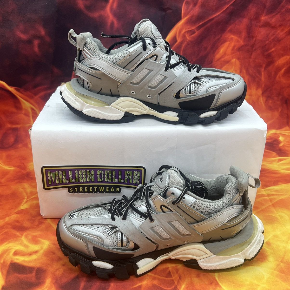 Balenciaga Track sneaker ‘metallic silver’ Sz- 6M/39EU Size US 6 / EU 39 - 2 Thumbnail