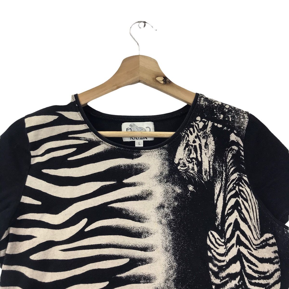 Krizia Uomo BASIC By KRIZIA Italian Designer Tiger Black T shirt Size L / US 10 / IT 46 - 2 Thumbnail