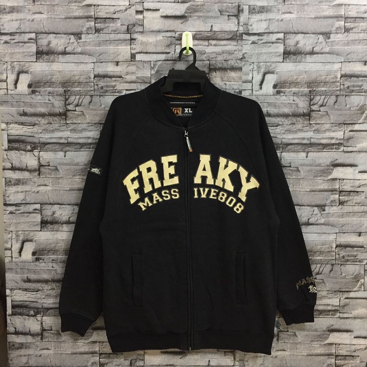 Japanese Brand Freaky Massive sweatshirt big logo.. Hip hop jacket size XL Size US XL / EU 56 / 4 - 2 Thumbnail