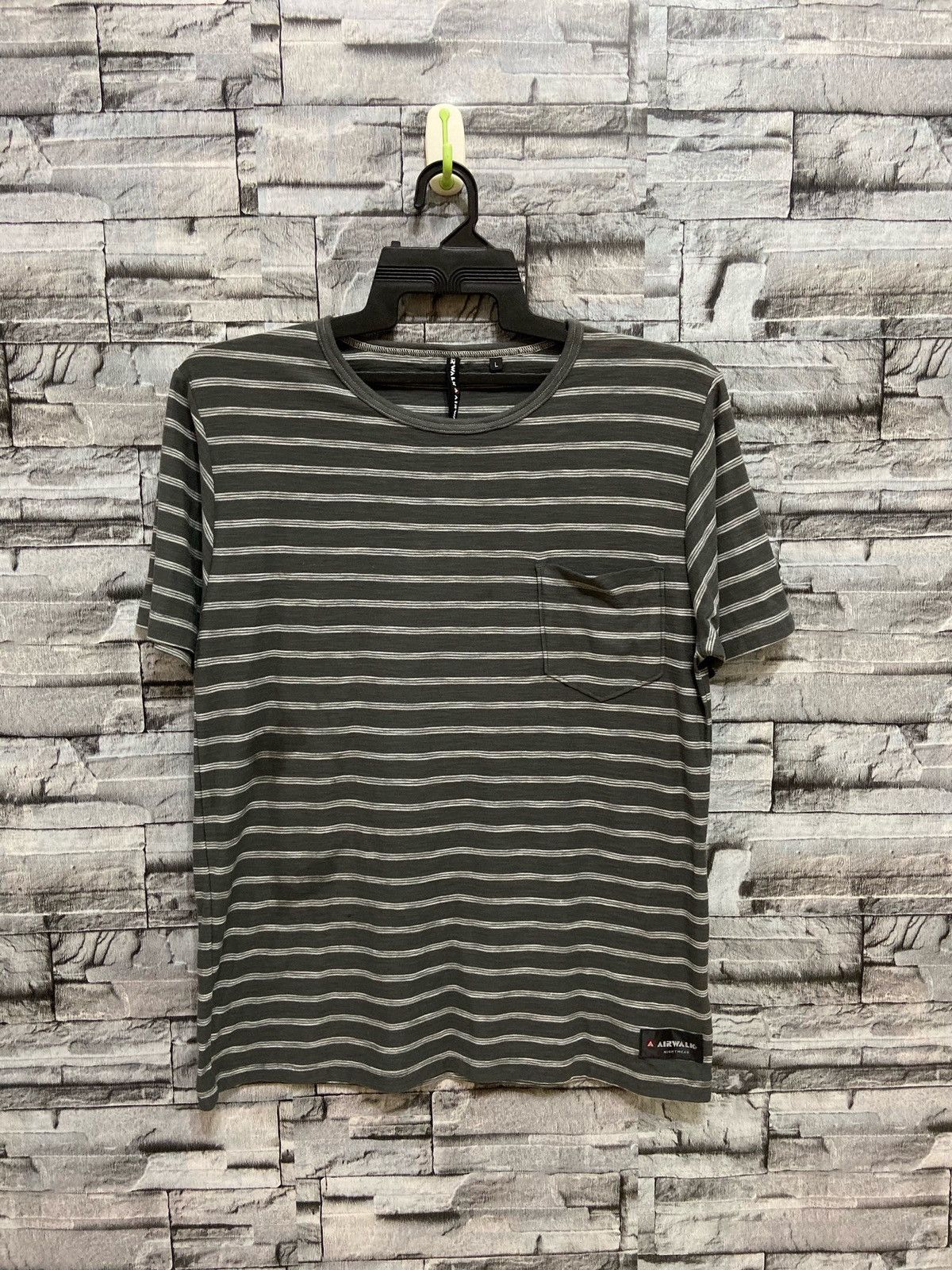 Airwalk Airwalk t shirt pocket horizontal stripe size L fit M Size US M / EU 48-50 / 2 - 2 Thumbnail