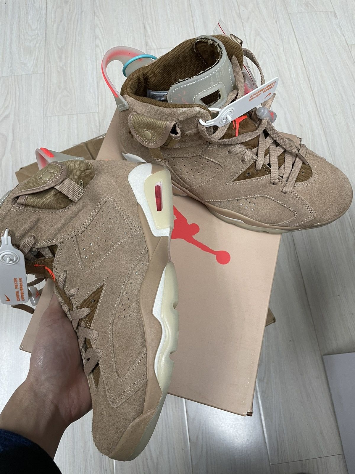 Jordan Brand × Travis Scott Air Jordan 6 Travis Scott British Khaki Size US 8.5 / EU 41-42 - 1 Thumbnail