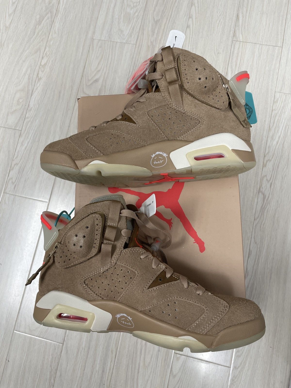Jordan Brand × Travis Scott Air Jordan 6 Travis Scott British Khaki Size US 8.5 / EU 41-42 - 6 Thumbnail